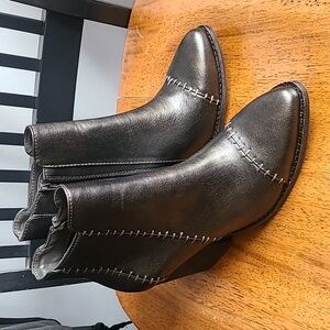 NWOT women's 6 dark gray boots stitched-look ankle booties Coconuts 2.5" heel